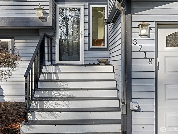 5th image of 3718 NE 189th Place
