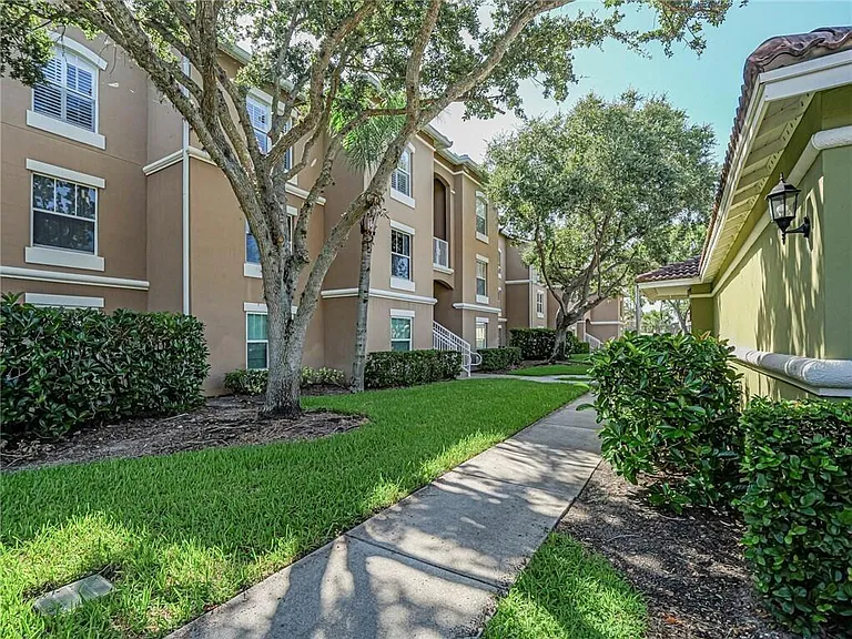 5095 Fairways Cir #I303 — Photo 4