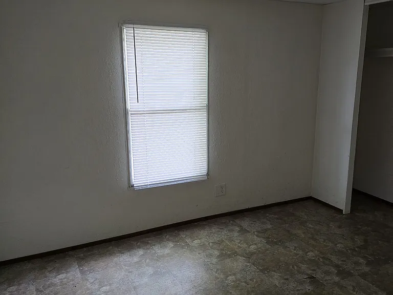 210 W Harrison St #17 — Photo 8