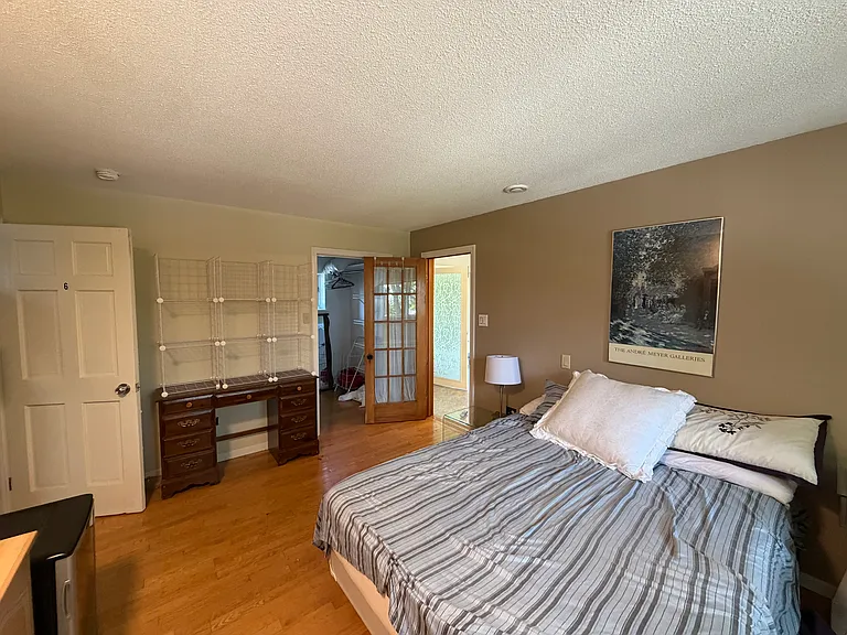 110 Oxford St — Photo 4