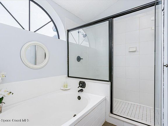 3rd image of 817 Seven Gables Cir SE