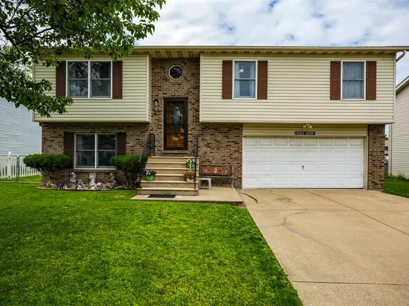 5121 Stephanie Dr, Granite City, IL 62040