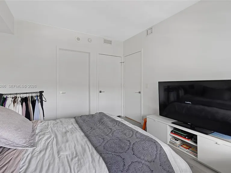 650 NE 32nd St #703 — Photo 16