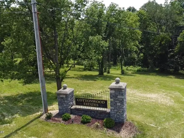 46 Sarah Elizabeth Way, Taylorsville, KY 40071