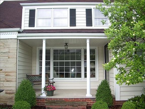 3rd image of 2744 Gibson Dr