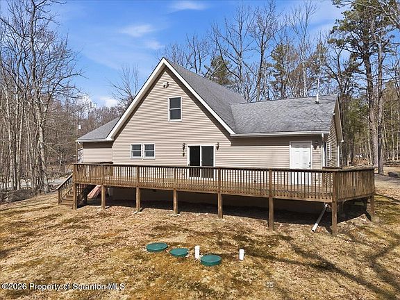 4th image of 102 Loveland Dr
