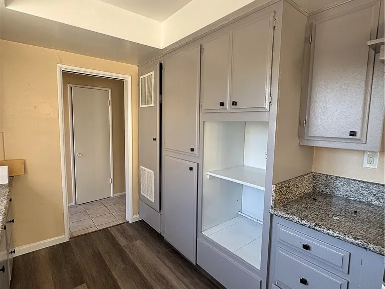 921 Carob Way — Photo 5