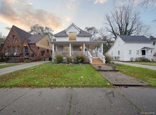 866 Rivard Blvd, Grosse Pointe, MI 48230