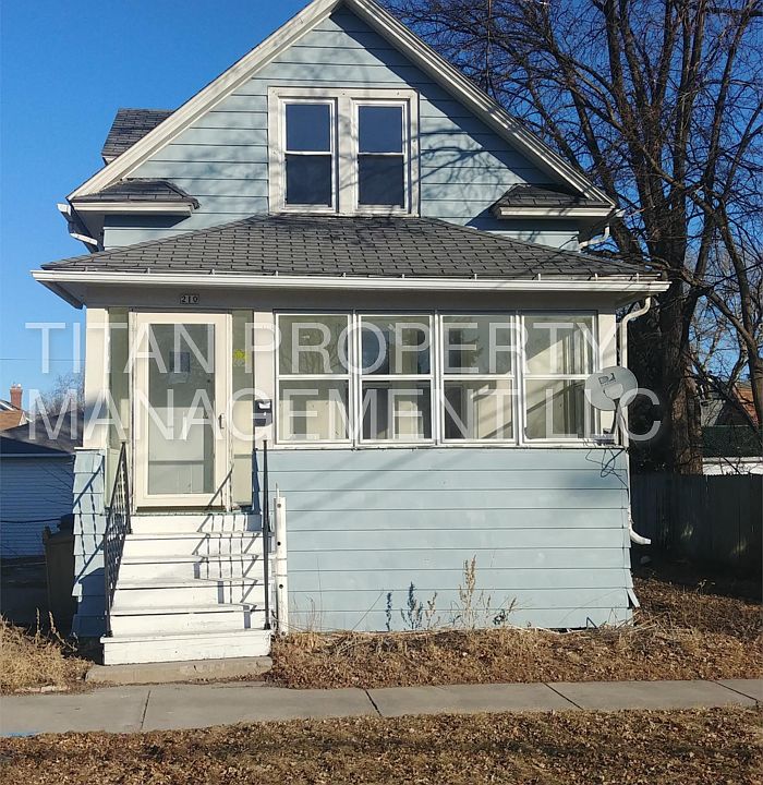 1st image of 210 E Melvin Ave