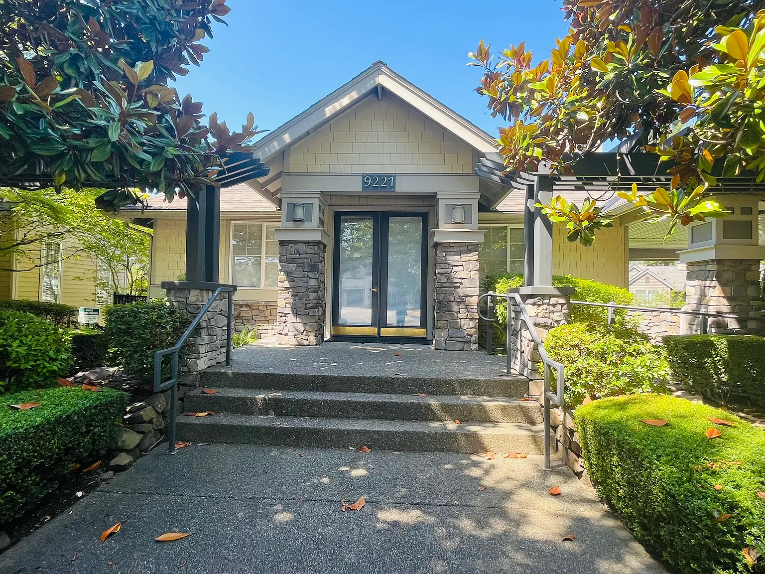 2 bed, 2.5 bath, 1120 sqft, $3,000 — Photo 3