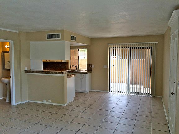 4th image of 821 E North Ln Unit 3