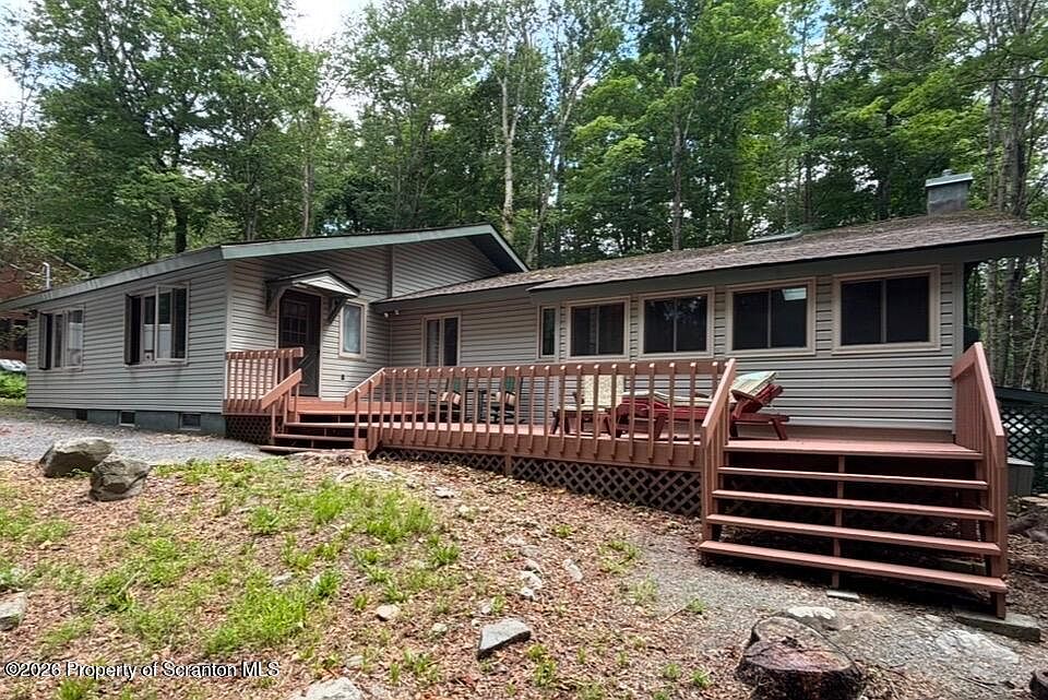 1st image of 10 Tamarack Dr