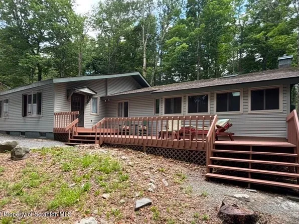 10 Tamarack Dr, Clifton Township, PA 18424