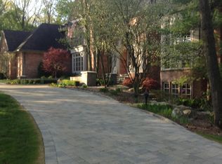 873 Canterbury Cres, Bloomfield Hills, MI 48304