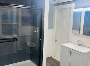 160 Mount Vernon St FLOOR 2, Lawrence, MA 01843