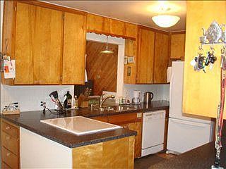 5th image of 2020 Grandview Dr W