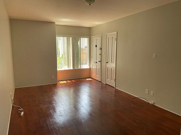 5th image of 2450 Overland Ave #106702