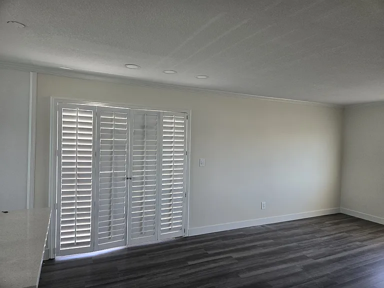 375 E 18th St #5 — Photo 8