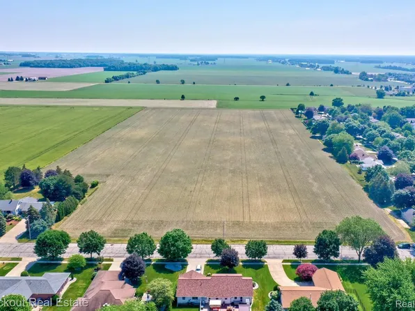 5000 Frank Rd, Frankenmuth, MI 48734