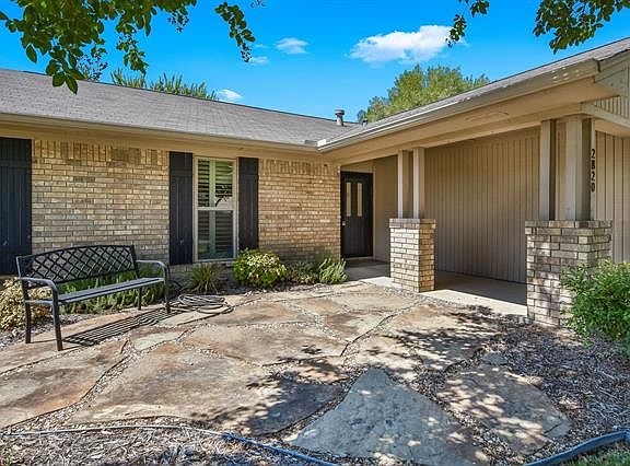 3rd image of 2820 Mesa Verde Trl