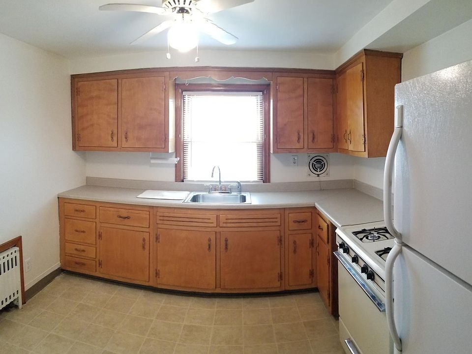 1st image of 49 Lizette St #2