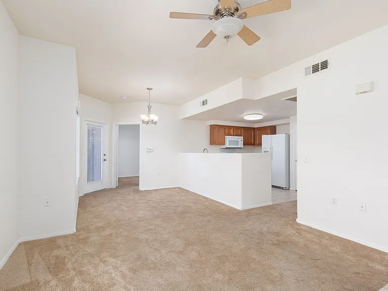 10245 S Maryland Pkwy #145 — Photo 5