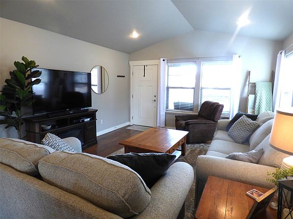 4th image of 5027 Pertile Ln
