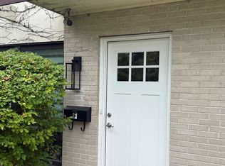 930 Green Bay Rd APT E, Glencoe, IL 60022