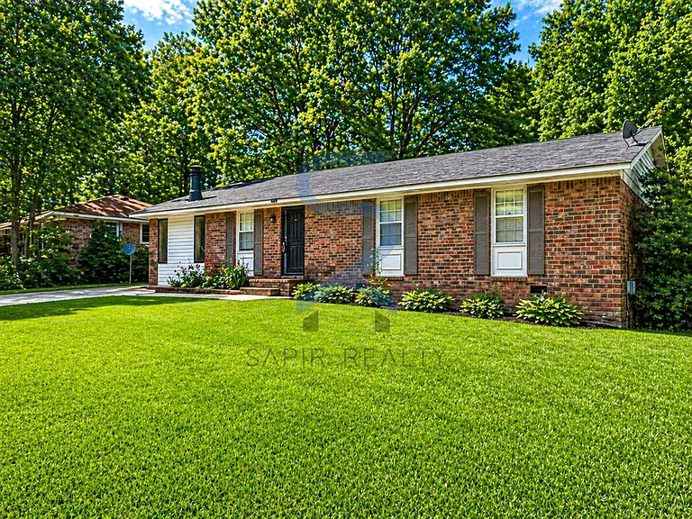 1433 Iron Gate Blvd — Photo 3