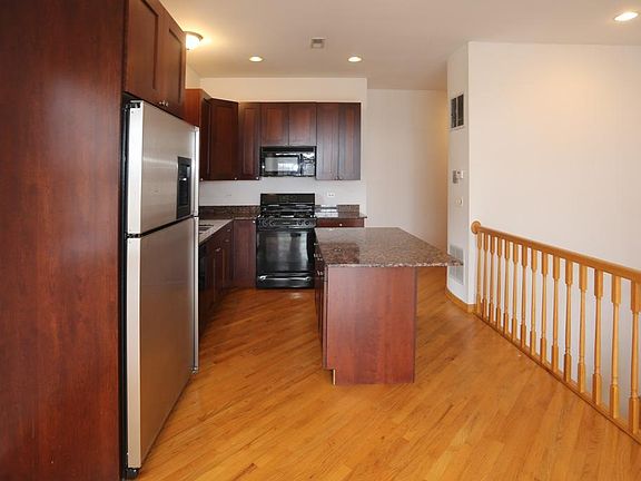 3rd image of 2551 N Southport Ave #O3