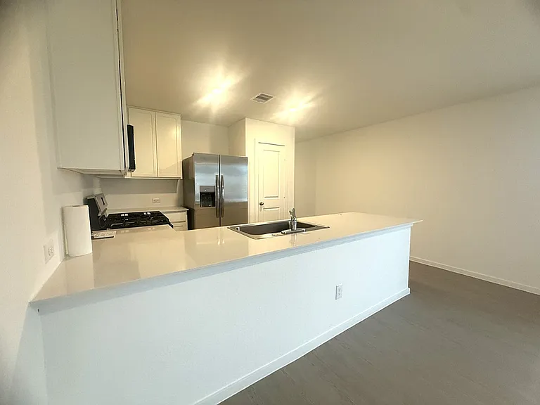 1520 Sunset Dr — Photo 4