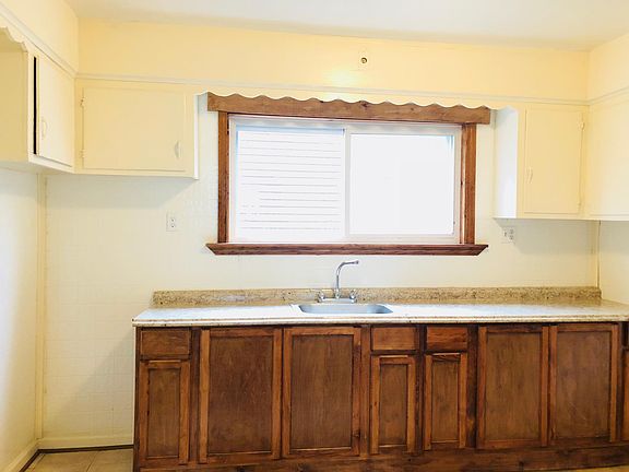 5th image of 454 Stockbridge Ave #1
