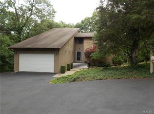 5022 N Springview Dr, Imperial, MO 63052