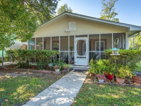 216 11th St, Apalachicola, FL 32320