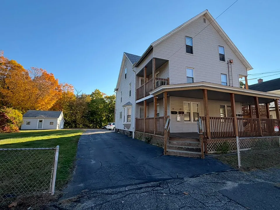 47 Railroad Avenue - 1 Fl
