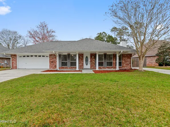 69265 Diamondhead Dr E, Diamondhead, MS 39525