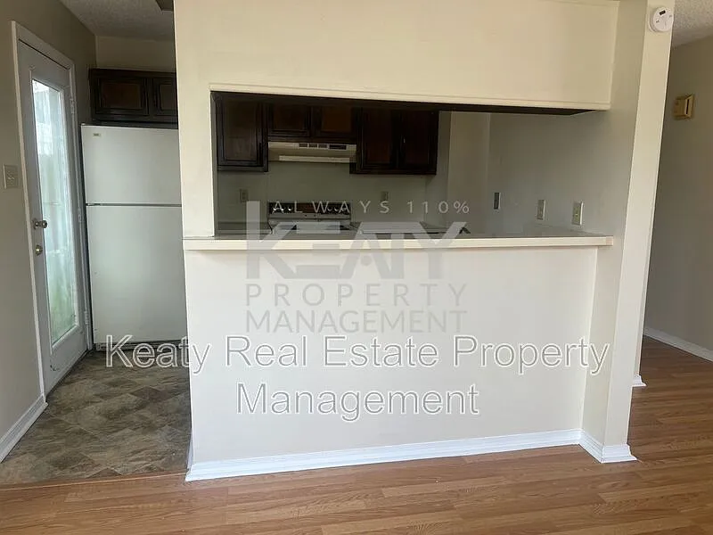 2 bed, 2.0 bath, 1200 sqft, $1,100 — Photo 3