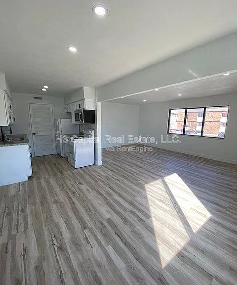 11-17 Kensington Heights — Photo 21