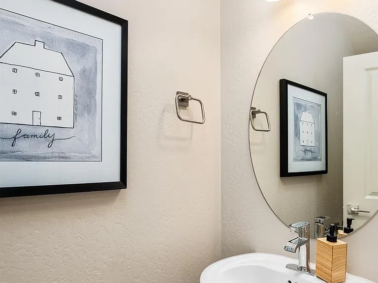 1108 Vanguard Way W — Photo 17