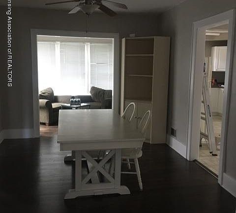 5th image of 543 Charles St