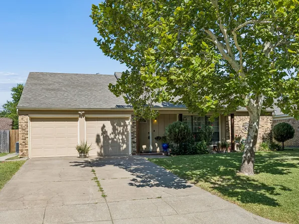 4114 Emerson Dr, Grand Prairie, TX 75052