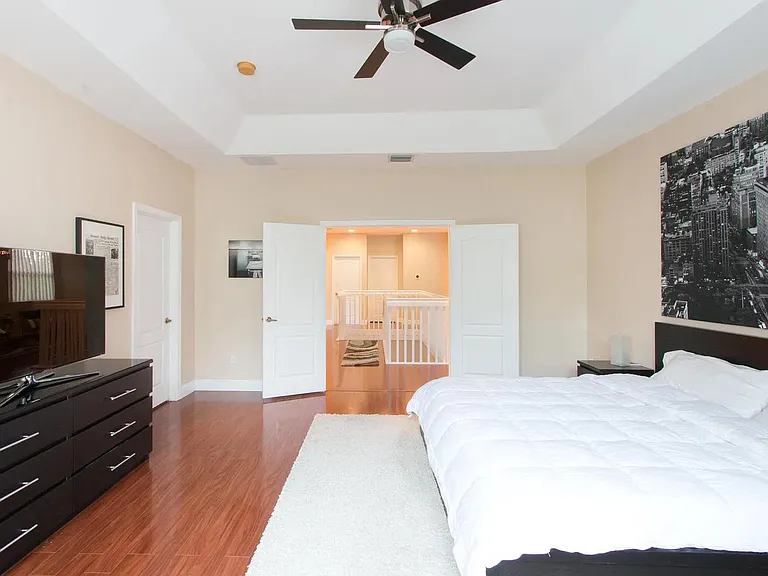 2257 Portofino Ave — Photo 9