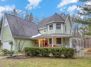 3286 Middle Rd, Harbor Springs, MI 49740