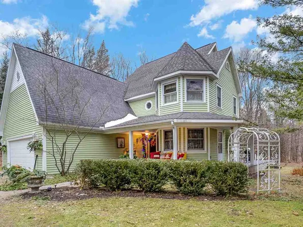 3286 Middle Rd, Harbor Springs, MI 49740