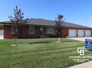 1104 Smith Ave, Lakin, KS 67860