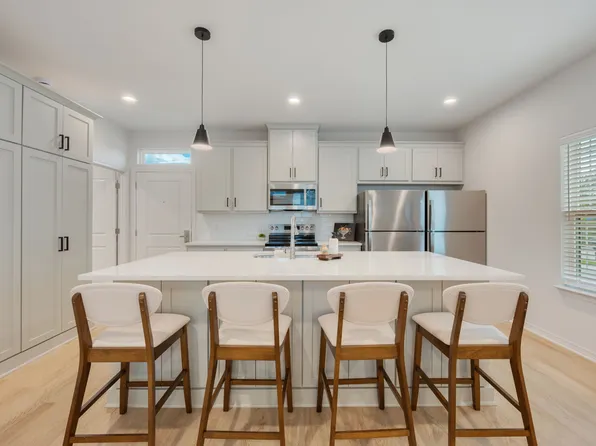 2113 Crest St, College Station, TX 77840