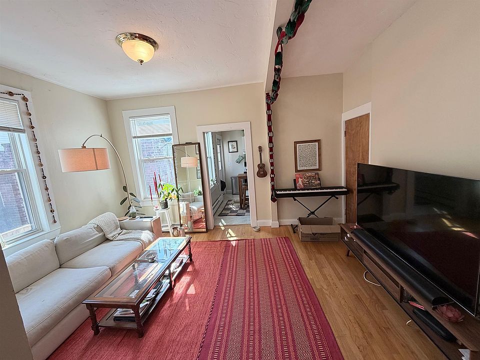 1st image of 60 1/2 Sacramento St #1