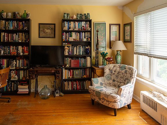 4th image of 2424 W Estes Ave APT 5D