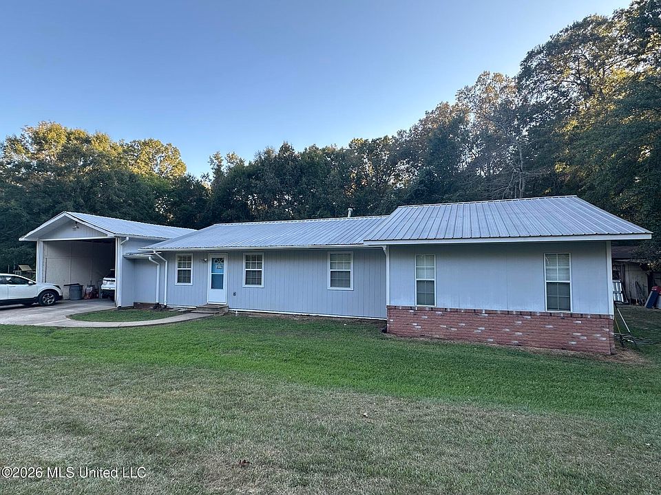 1st image of 379 Thomasville Rd