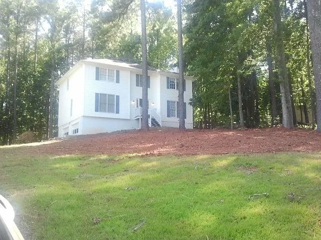 690 Kenwood Rd photo 1